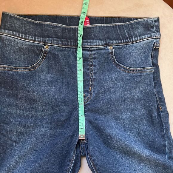Spanx Sz M Md/Dk Rinse Raw Hem Jegging Control Jeans - Picture 9 of 10